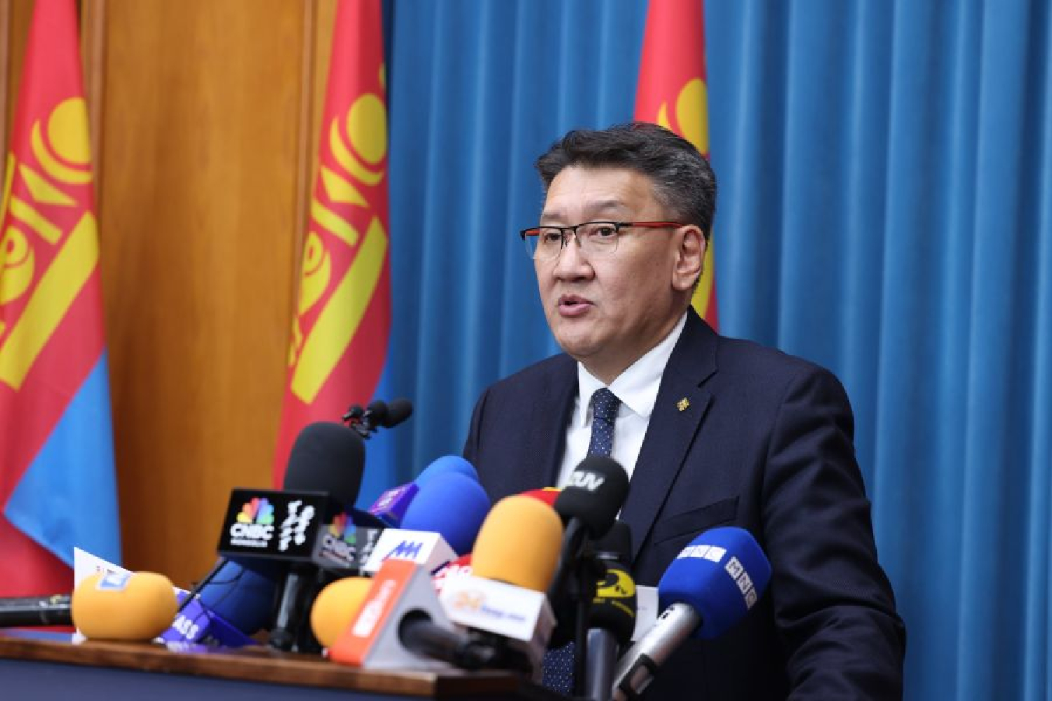 Б.ЖАВХЛАН: ГАДААД ВАЛЮТЫН НӨӨЦ 5 ТЭРБУМ АМ.ДОЛЛАРТ ХАДГАЛАГДАЖ БАЙНА 