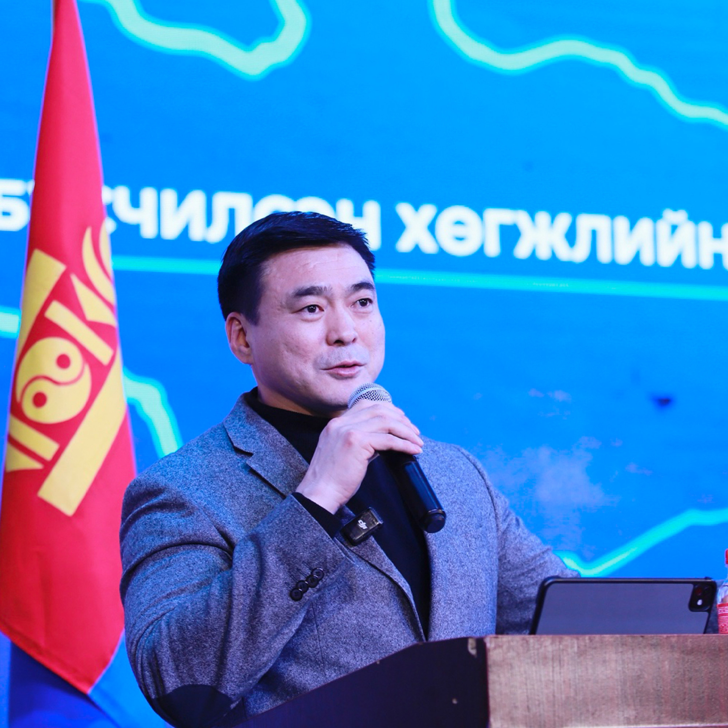 С.АМАРСАЙХАН: ТЭГШ, ТЭНЦВЭРТЭЙ ХӨГЖЛИЙН ЦОГЦ ШИЙДЭЛ БОЛОХ БҮСЧИЛСЭН ХӨГЖЛИЙН БОДЛОГО ХЭРЭГЖИЖ ЭХЭЛЛЭЭ