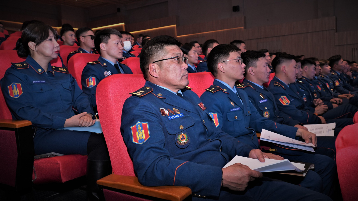 АЛБА ХААГЧДЫН ХУВЦАС ХЭРЭГЛЭЛИЙН СТАНДАРТЫГ ШИНЭЧЛЭХ АЖЛЫН ХҮРЭЭНД ХЭЛЭЛЦҮҮЛЭГ ЗОХИОН БАЙГУУЛЛАА