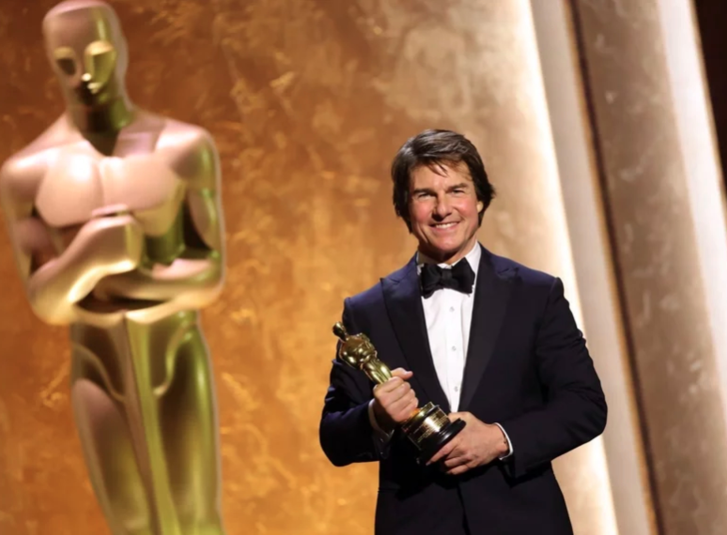 ТОМ КРУЗ "ХҮНДЭТ ОСКАР" ШАГНАЛЫГ ХҮРТЛЭЭ 