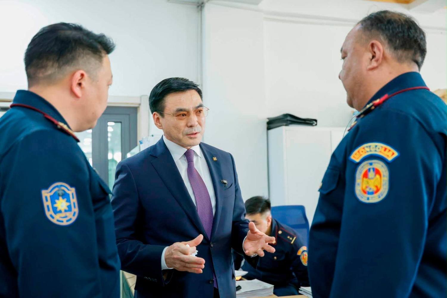 ШҮҮХИЙН ШИЙДВЭР ГҮЙЦЭТГЭХ БАЙГУУЛЛАГЫН ХЭЛТСҮҮД НИЙСЛЭЛИЙН 9 ДҮҮРЭГ, НЭГ ЦЭГИЙН ТӨВҮҮДЭД ШИЛЖИЖ АЖИЛЛАНА